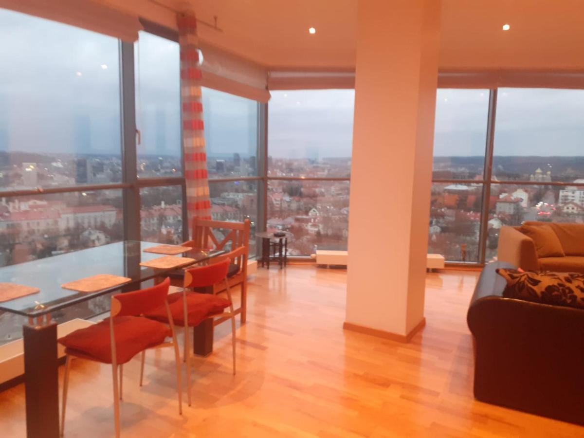 Luxury Apartment In Skyscraper วิลนีอุส ภายนอก รูปภาพ